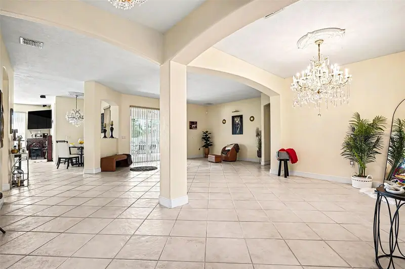 1711 Windward Oaks Ct, FL