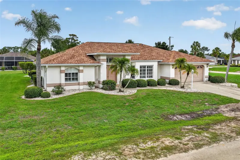4236 Fenway St, FL