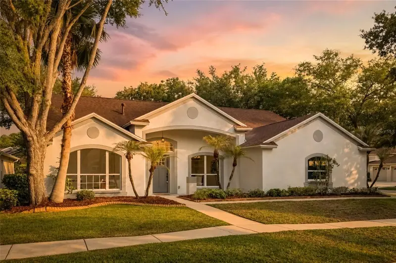 10117 Whisper Pointe Dr, FL