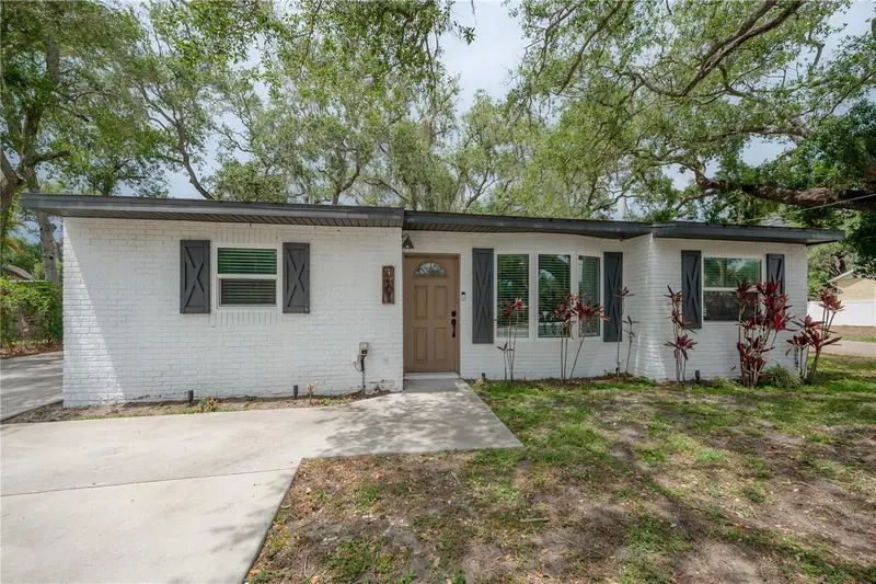 3401 W Van Buren Dr, FL