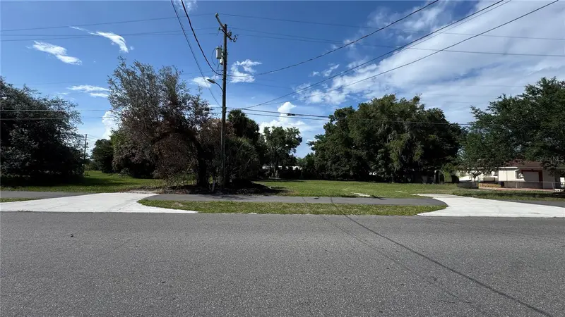 41 E Michael Gladden Blvd, FL