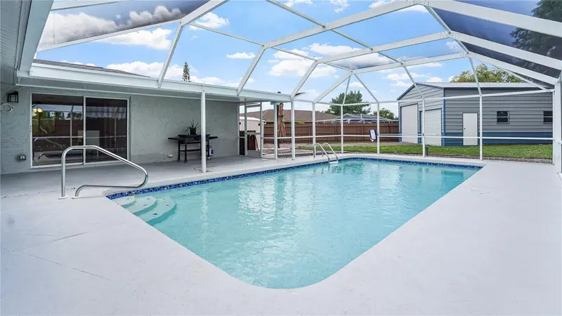 8747 Hemlock Ln, FL