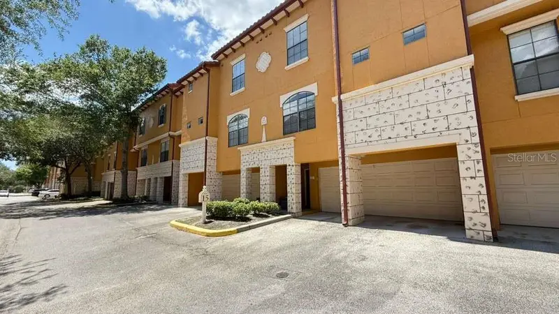 6133 Metrowest Blvd #105, FL