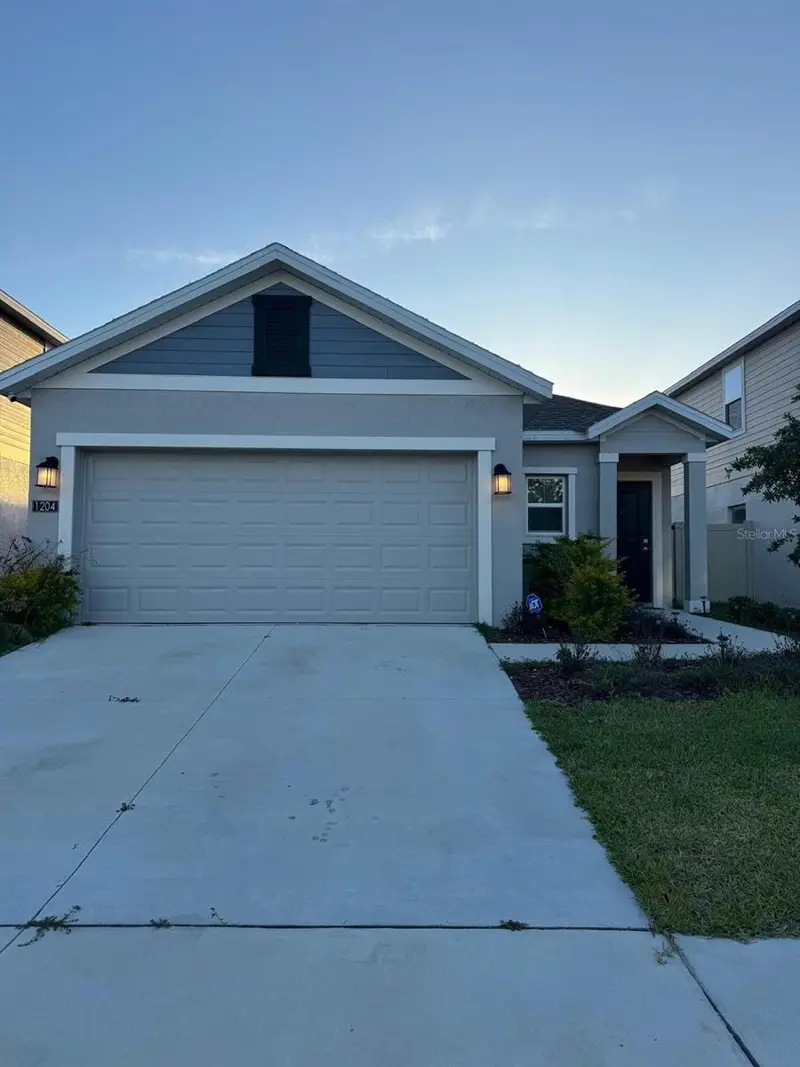 1204 Deepwater Cir, FL