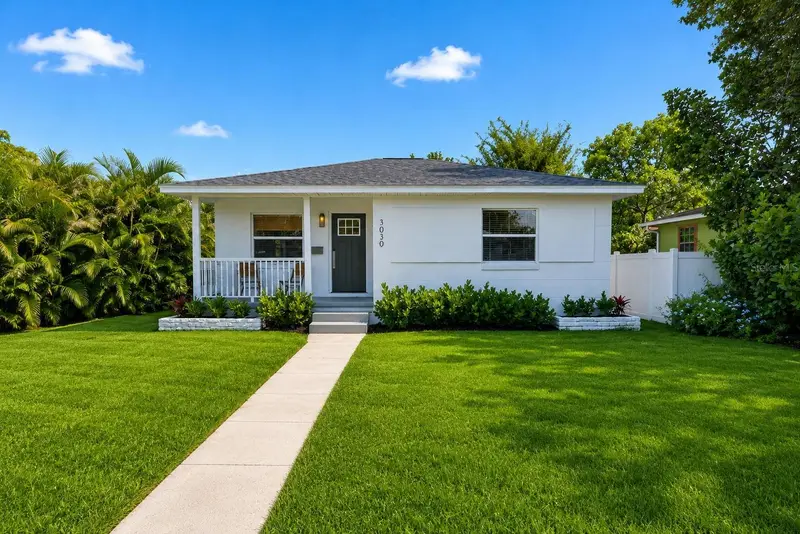 3030 10th Ave N, FL