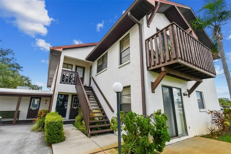 8423 Seminole Blvd #203, FL