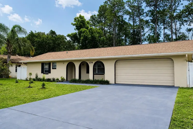 134 Beechwood Ln, FL