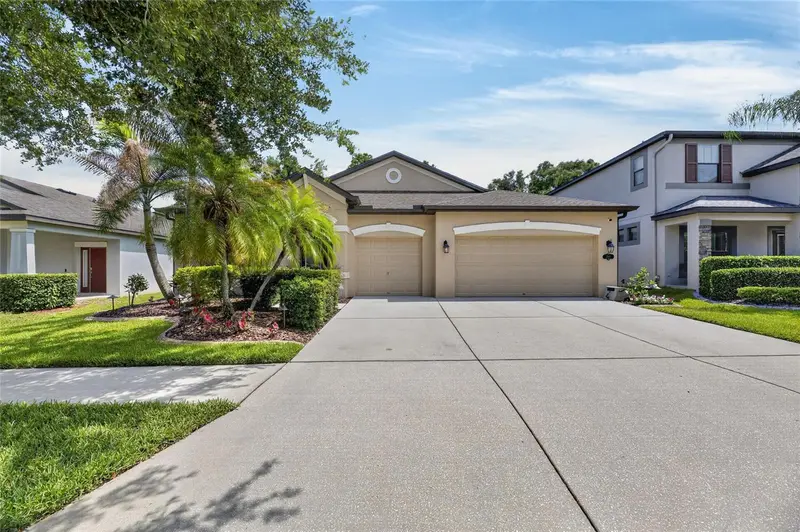 204 Dakota Hill Dr, FL