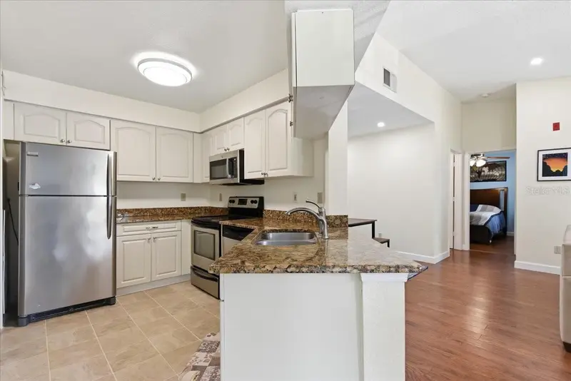 2550 N Alafaya Trl #11206, FL