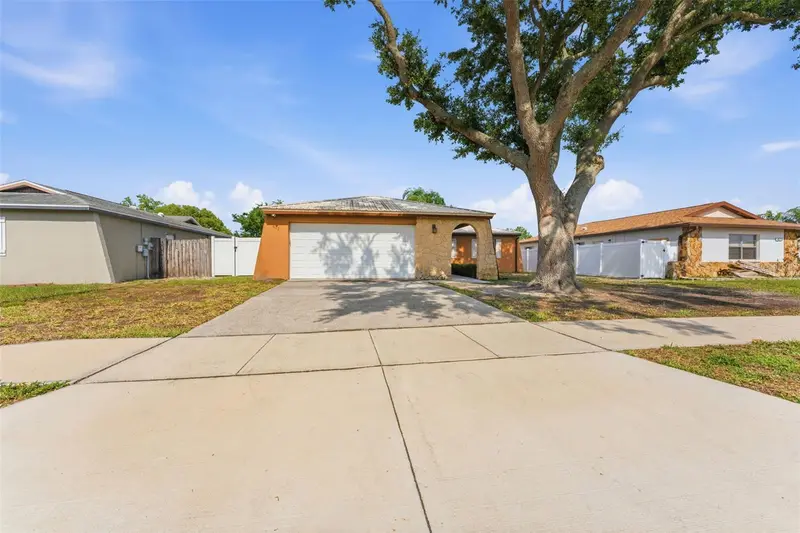 611 Tangerine Dr, FL