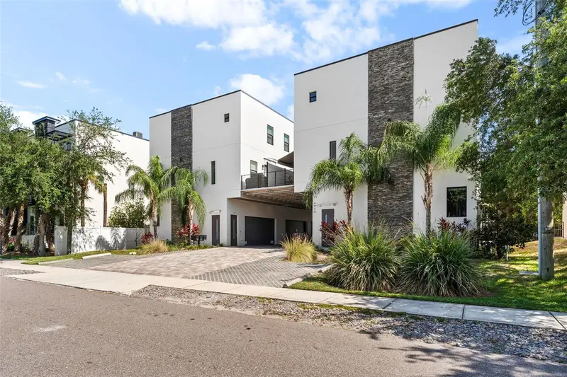 4910 W Mcelroy Ave #6, FL