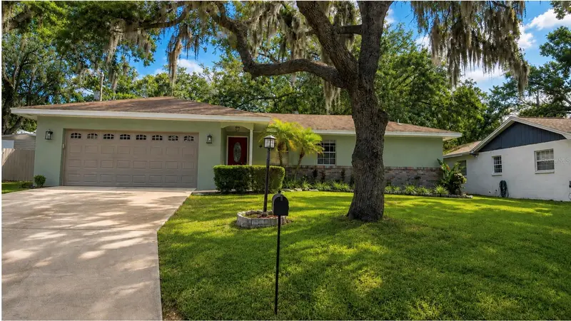 2209 Boxwood Way, FL