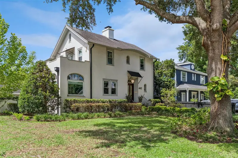 442 Woodland St, FL