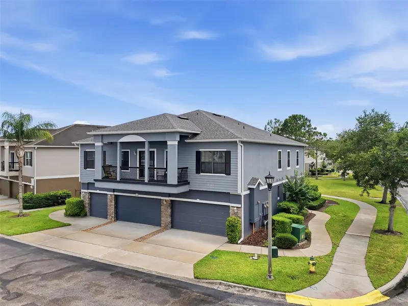 Lee Vista listing