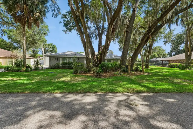 2610 Twelve Point Dr, FL