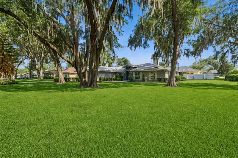 2610 Twelve Point Dr, FL
