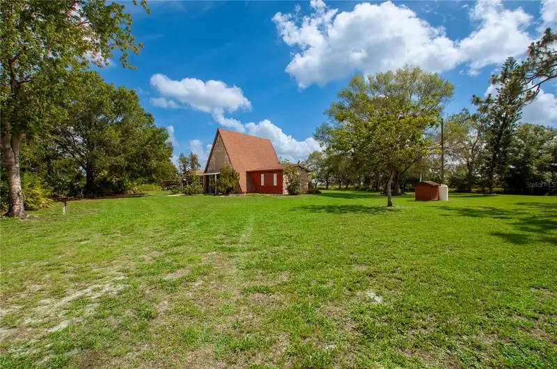 3740 Ne Pitcher Dr, FL