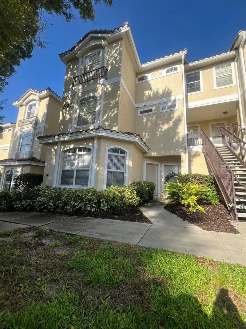 694 Seabrook Ct #101, FL