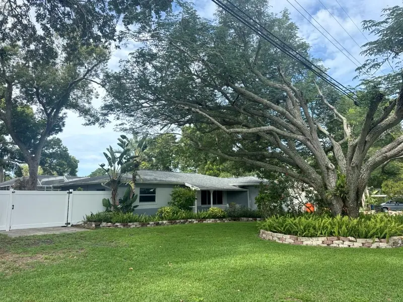 13824 83rd Pl, FL