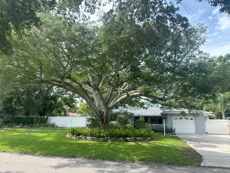 13824 83rd Pl, FL
