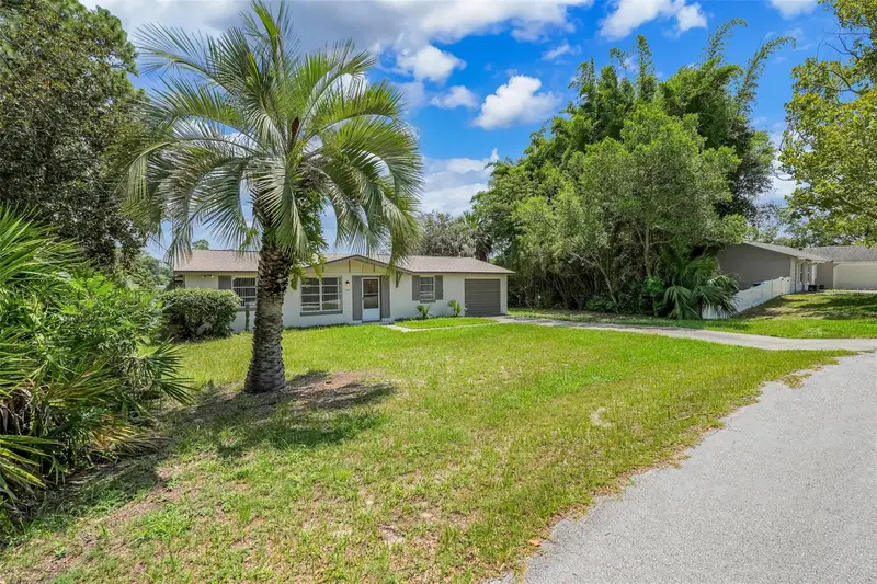 520 N Lacy Circle, FL