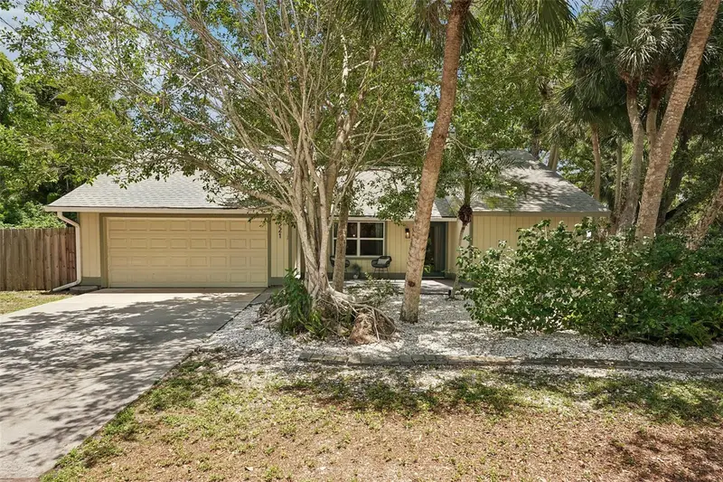 521 Avalon Rd, FL