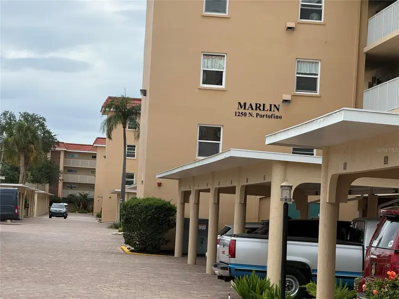 1250 N Portofino Dr #202, FL