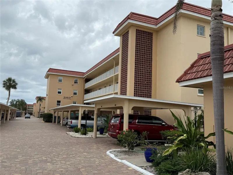1250 N Portofino Dr #202, FL