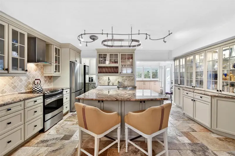 1065 Eden Isle Blvd Ne #2, FL