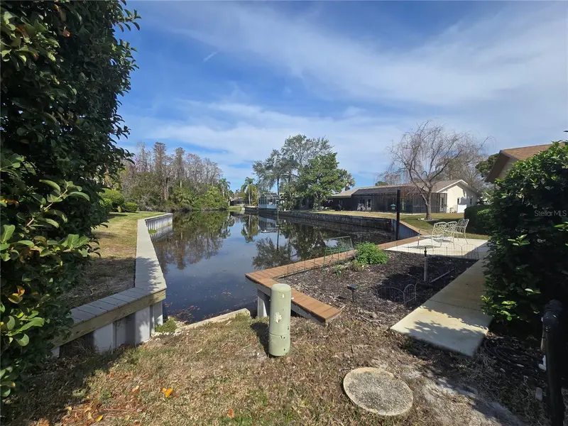 300 Cypress Creek Cir, FL
