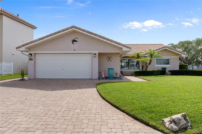 2221 N Kings Cove Pt, FL