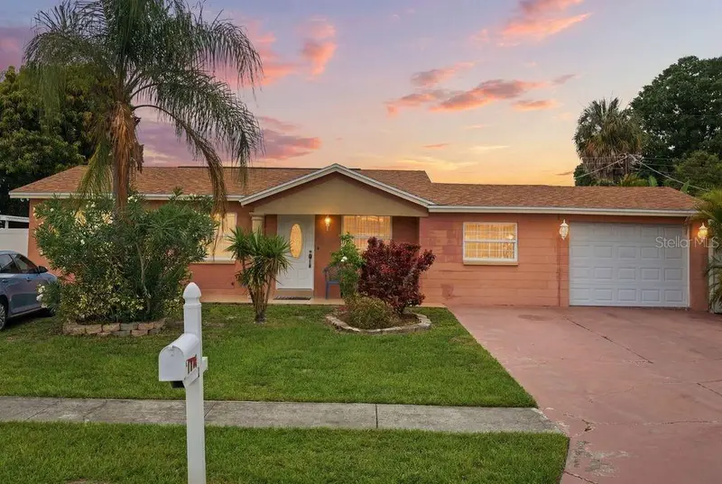 4914 Holiday Dr, FL