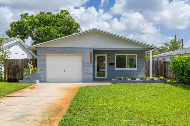5621 16th Ave N, FL