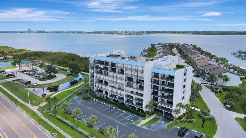 1581 Gulf Blvd #302n, FL