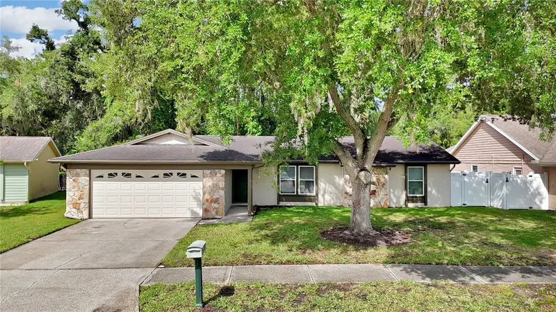 706 Sweetbriar Dr, FL