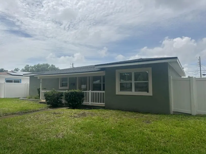 6743 Burlington Ave N, FL