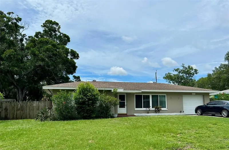 1615 Pinewood Dr, FL