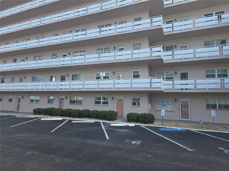 6025 Shore Blvd S #105, FL