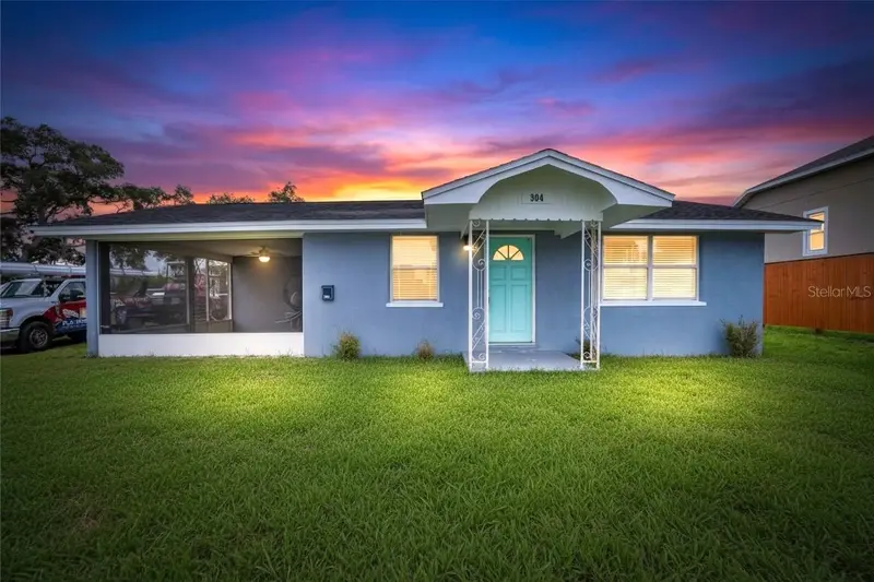 304 4th Ave Nw, FL
