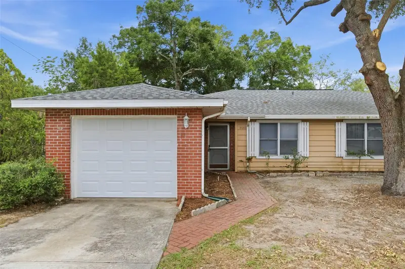 8124 Omaha Cir, FL