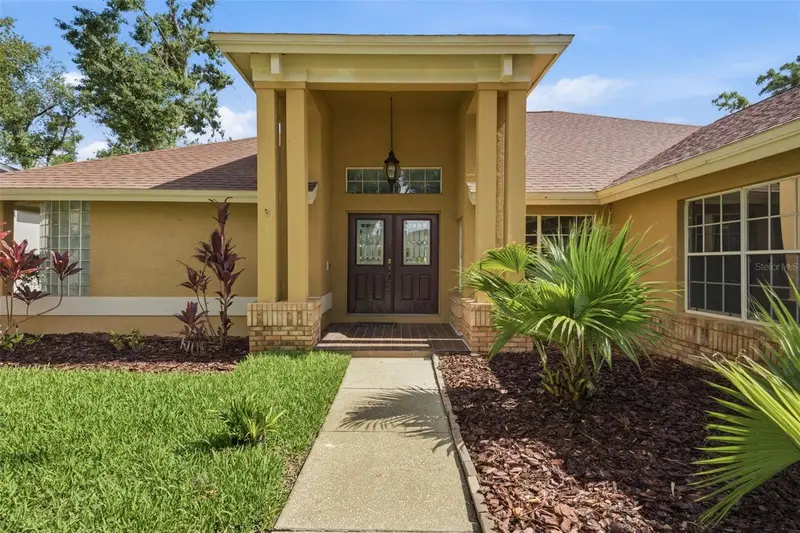 504 Stratfield Dr, FL