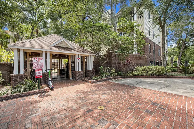 1000 W Horatio St #301, FL
