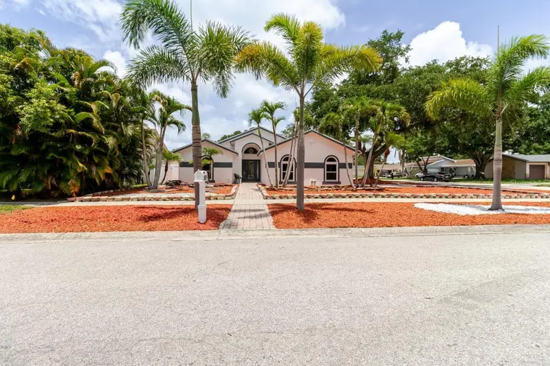 8949 106th Ave N, FL