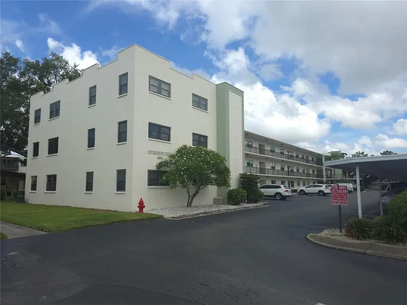5980 Terrace Park Dr N #201, FL