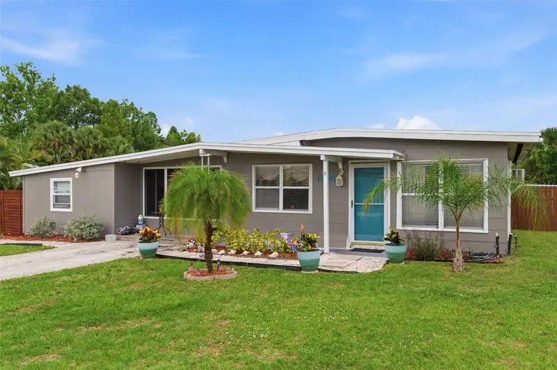 100 Avery Ave, FL