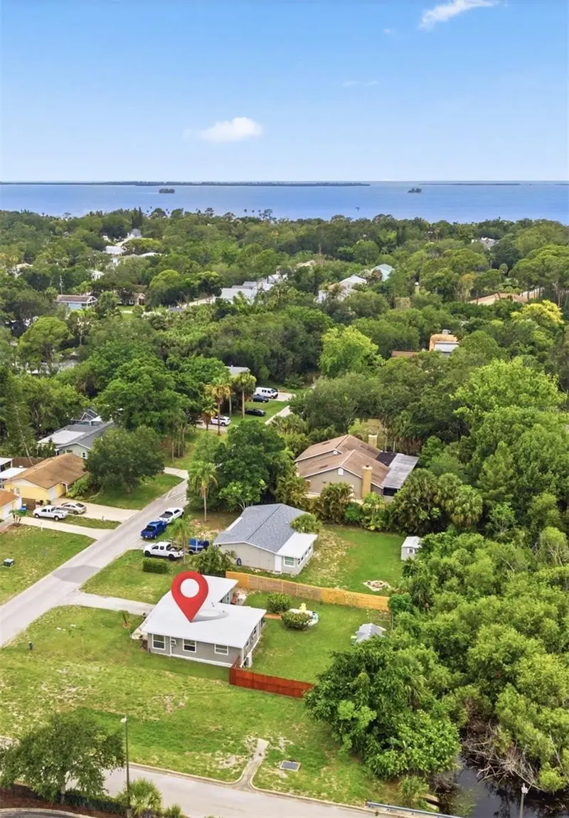 100 Avery Ave, FL