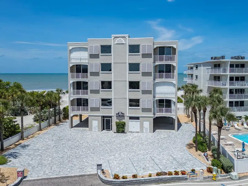 19600 Gulf Blvd #102, FL