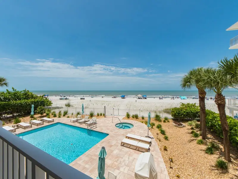 19600 Gulf Blvd #102, FL