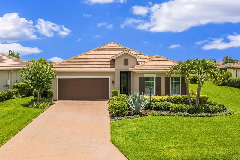 4821 Tobermory Way, FL