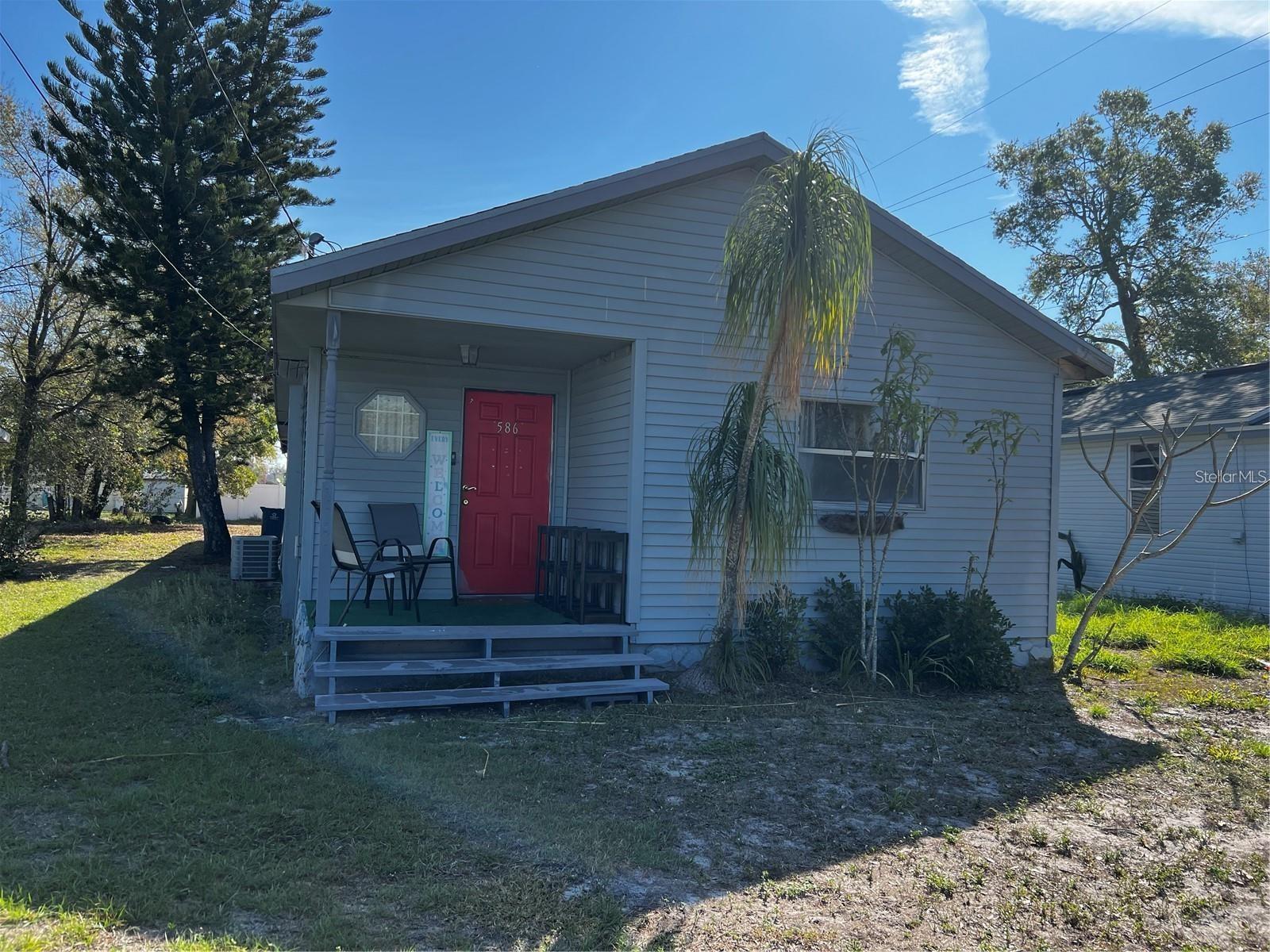 586 N 8th St, FL